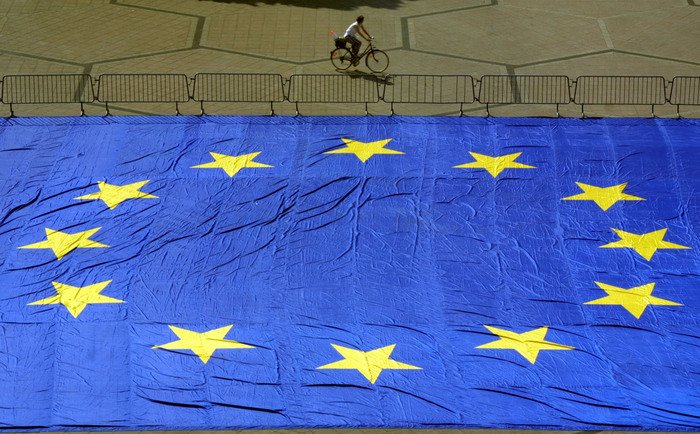 Βέλγιο-ΕΕ: Ο Πρόεδρος της Επιτροπής Προϋπολογισμών του Ευρωπαϊκού Κοινοβουλίου δηλώνει ότι τα χρέη της ΕΕ θα ανέλθουν σε 30 δισεκατομμύρια ευρώ έως το τέλος του 2014