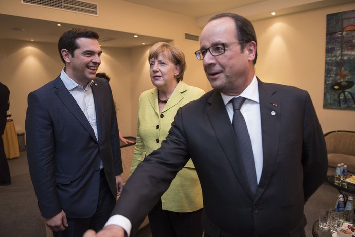 Η χθεσινή συνάντηση του Έλληνα πρωθυπουργού Τσίπρα με τη Γερμανίδα καγκελάριο Μέρκελ και τον Γάλλο πρόεδρο Ολάντ κυριαρχεί στον γερμανικό Τύπο