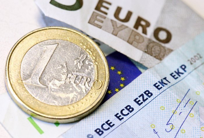 ΕΛΣΤΑΤ: Κατά 500 εκατ. ευρώ ή 1,8% μειώθηκε το α΄ τρίμηνο εφέτος το διαθέσιμο εισόδημα των νοικοκυριών