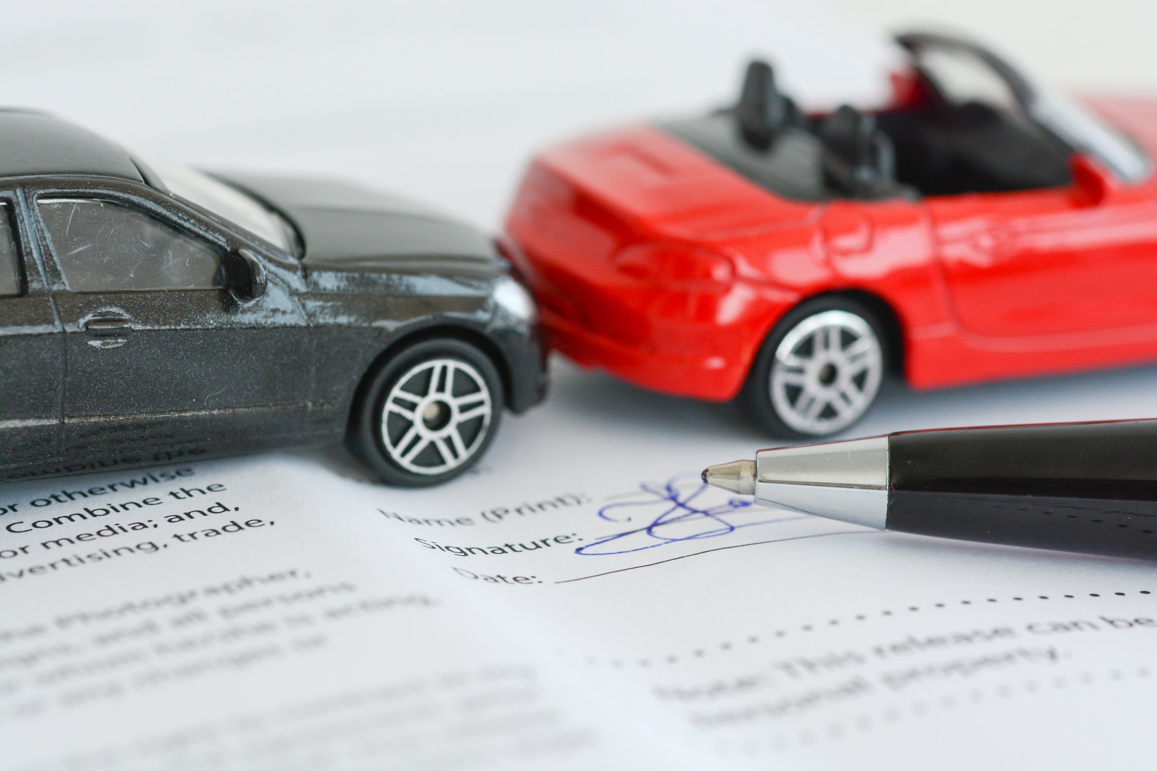 Ανασφάλιστα οχήματα: Αναμένεται τροπολογία για την επιστροφή παραβόλων στους ιδιοκτήτες των ΙΧ που ήταν στη λίστα των διασταυρώσεων