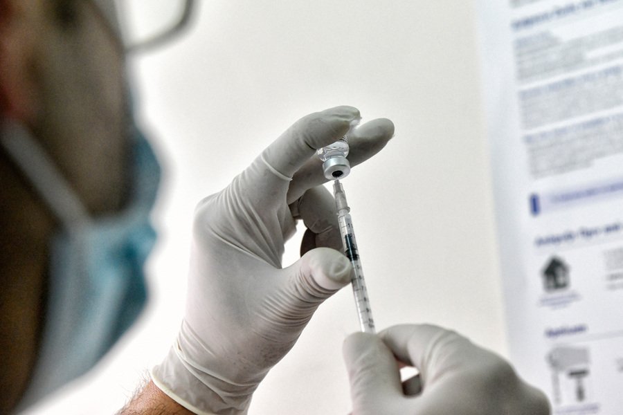 Γεραπετρίτης: Πολλαπλές δράσεις για να πεισθούν οι ανεμβολίαστοι