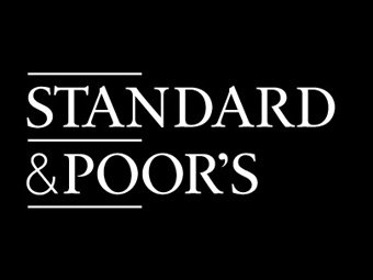 S&P: Αναβάθμισε το ελληνικό αξιόχρεο σε BBB με σταθερές προοπτικές