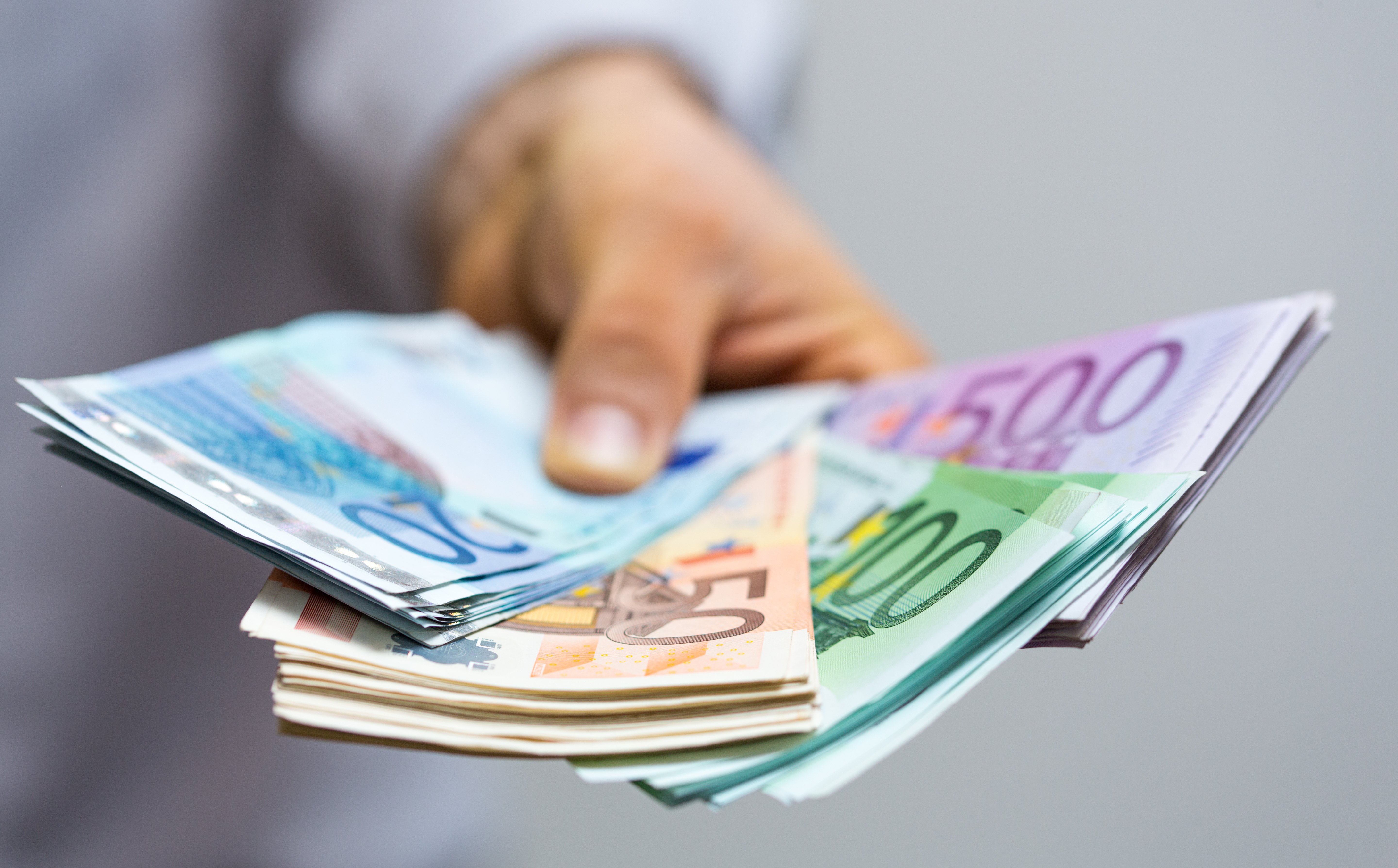 Ούρσουλα φον ντερ Λάιεν: Οι Βρυξέλλες ετοιμάζουν νέα οικονομική βοήθεια 5 δισεκ. ευρώ για την Ουκρανία