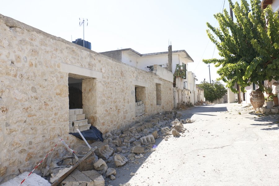 ΚΥΑ 74349/2024: Τροποποίηση της υπό στοιχεία ΓΔΟΥ 979/ 05.10.2021 κοινής απόφασης των Υπουργών Οικονομικών, Ανάπτυξης και Επενδύσεων, Υποδομών και Μεταφορών και Επικρατείας «Διαδικασία χορήγησης εφάπαξ έκτακτης οικονομικής ενίσχυσης, ως πρώτη αρωγή, έναντι στεγαστικής συνδρομής, σε ιδιοκτήτες που επλήγησαν από το σεισμό που εκδηλώθηκε την 27η Σεπτεμβρίου 2021 σε περιοχές της Περιφέρειας Κρήτης» (Β’4619).