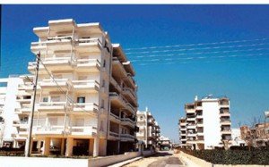 Πράξη Νομοθετικού Περιεχομένου για παράταση αναστολής πλειστηριασμών, λειτουργία καταστημάτων τις δύο τελευταίες Κυριακές του έτους και ρύθμιση για εμπορικές μισθώσεις