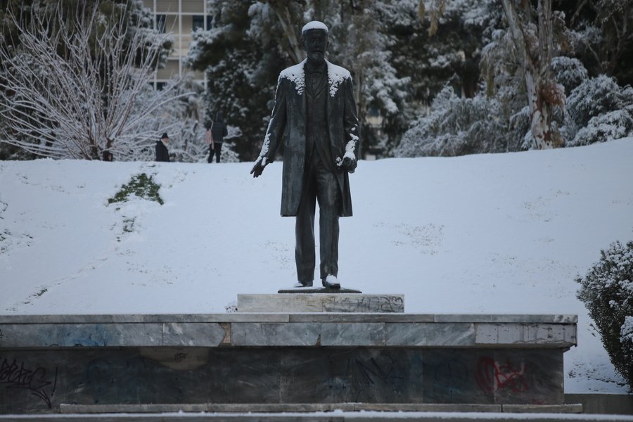 Πού θα είναι κλειστά την Τρίτη τα σχολεία, οι βρεφονηπιακοί σταθμοί και οι λαϊκές αγορές