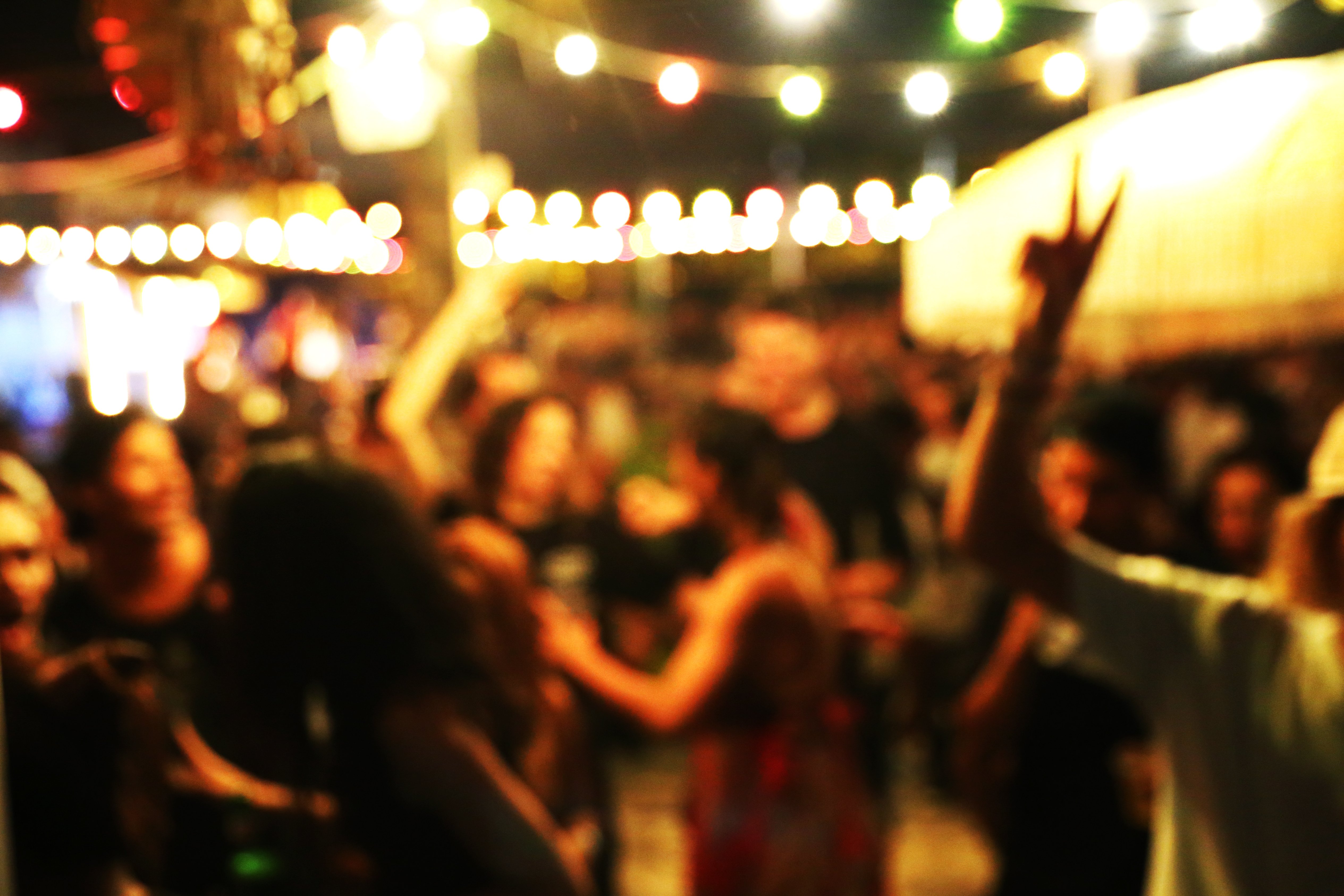 ΑΑΔΕ: Λουκέτο σε γνωστό beach bar στην Βουλιαγμένη που «ξεχνούσε» να κόβει αποδείξεις