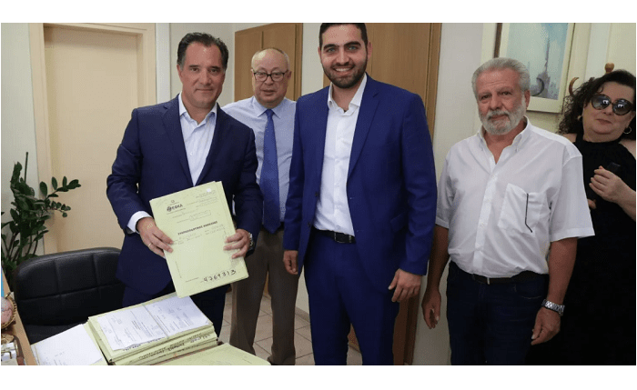 Υπουργείο Εργασίας: Επίσκεψη του Υπουργού Εργασίας και Κοινωνικής Ασφάλισης κ. Άδωνι Γεωργιάδη στις δομές του e- ΕΦΚΑ, στο Ηράκλειο Κρήτης.
