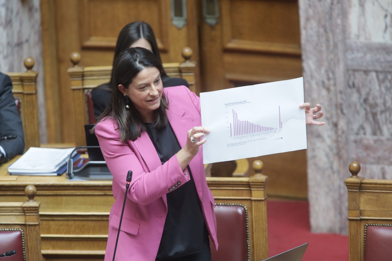 Υπουργός Εργασίας: Πάνω από 60 οι ενσωματώσεις προτάσεων φορέων, κομμάτων, πολιτών στο εργασιακό νομοσχέδιο