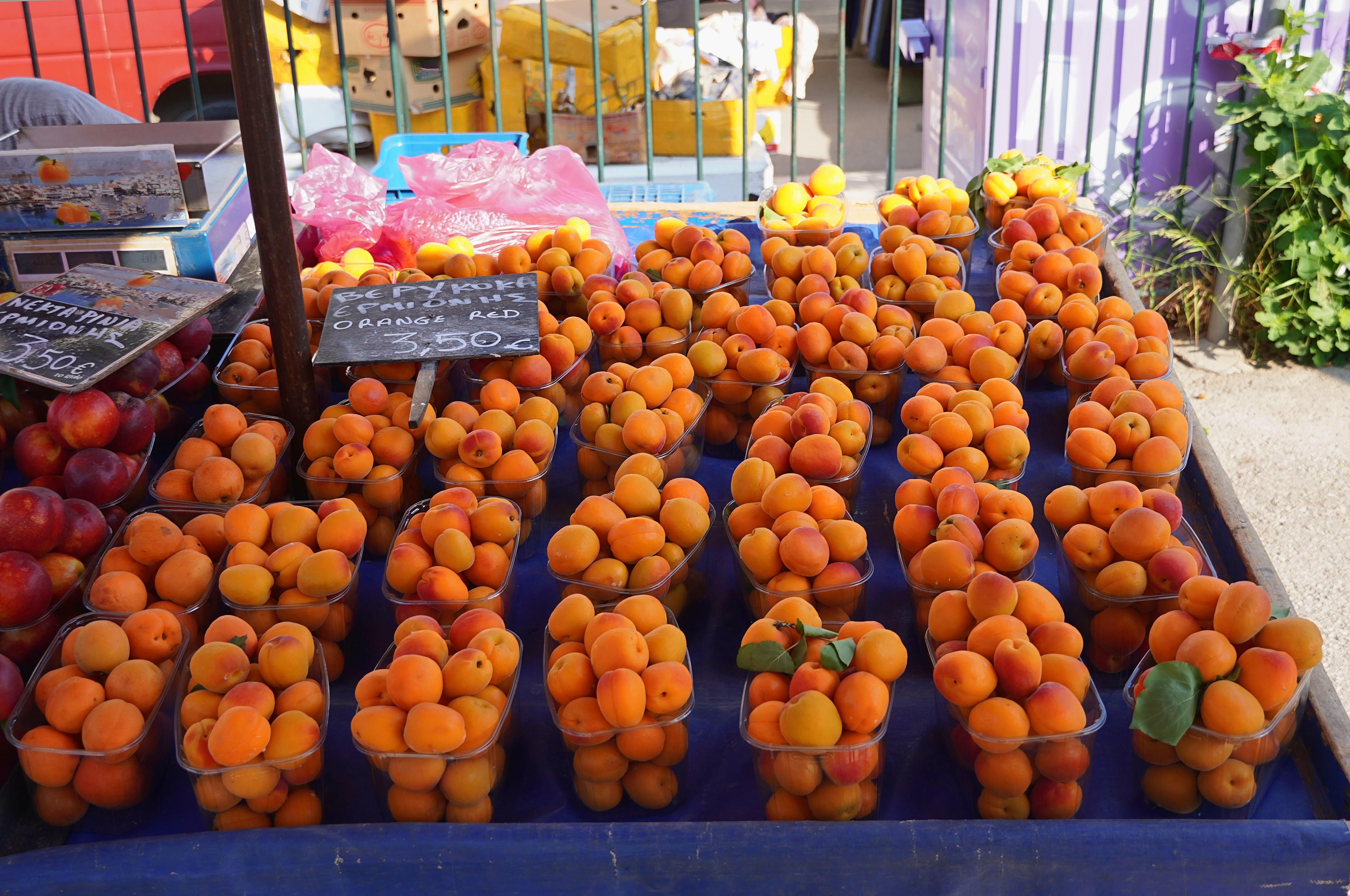 Νομοσχέδιο σε διαβούλευση: Ρυθμίσεις για τους κατόχους άδειας επαγγελματία πωλητή σε λαϊκή αγορά