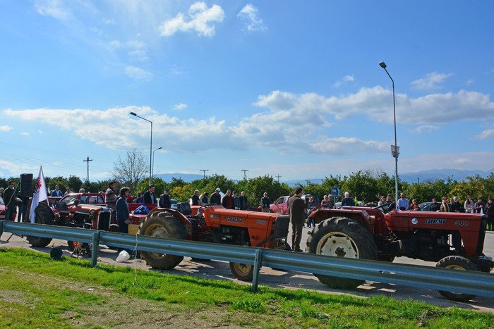 ΥΠΑΑΤ: Σε 54 αυξάνονται τα σημεία εξυπηρέτησης ασφαλισμένων αγροτών