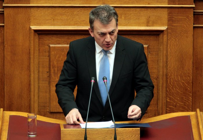 Υπεγράφη η απόφαση για τα εφάπαξ - Τέλος σε νέα ελλείμματα των ταμείων, τονίζει ο υπουργός Εργασίας