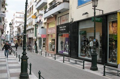 Αιτήματα εμπόρων –επαγγελματιών στη Βουλή