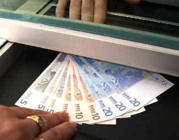 Σταδιακή ανάκαμψη των καταθέσεων από τα τέλη του 2012 εκτιμά η ΕΤΕ