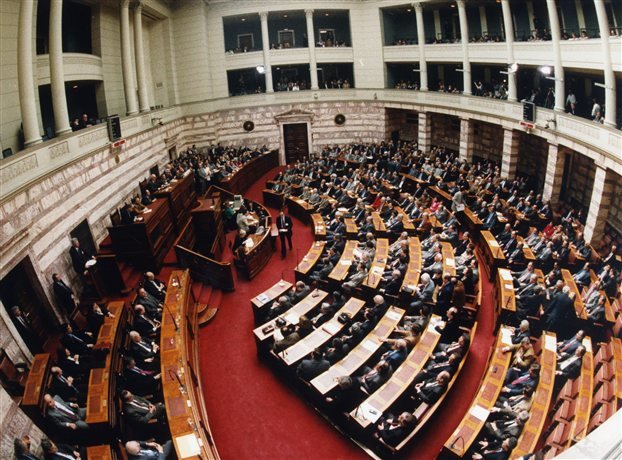 Βουλή: Ψηφίζονται σήμερα τα μέτρα για τον περιορισμό της φοροδιαφυγής - Αναμένονται βελτιωτικές τροποποιήσεις