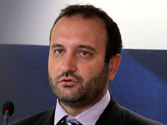 ΟΕΕ: Κεφαλικός φόρος η αύξηση των ασφαλιστικών εισφορών για τους ελεύθερους επαγγελματίες