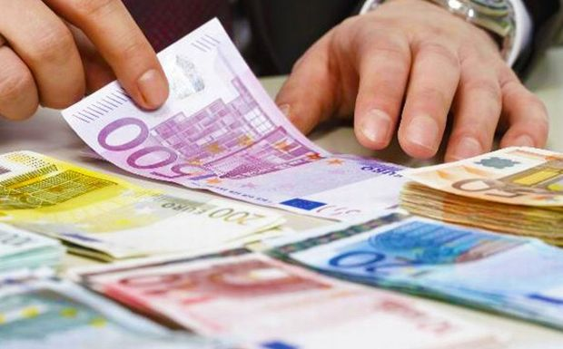 Μονιμοποιούνται οι έκτακτοι φόροι σε εισοδήματα και ακίνητα