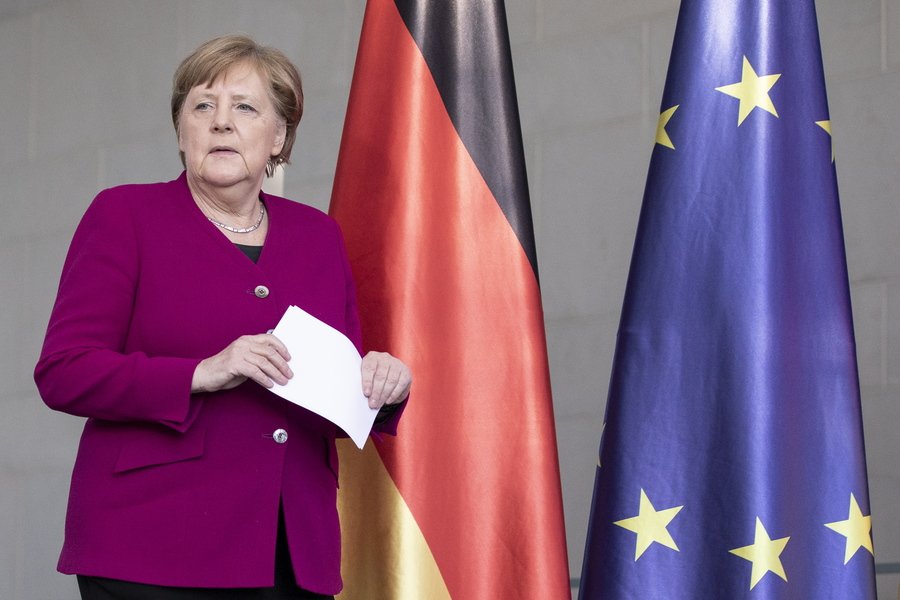 Γερμανία: Η καγκελάριος Μέρκελ υποδέχεται σήμερα τον Γάλλο πρόεδρο Μακρόν, λίγες ημέρες προτού το Βερολίνο αναλάβει την προεδρία της ΕΕ