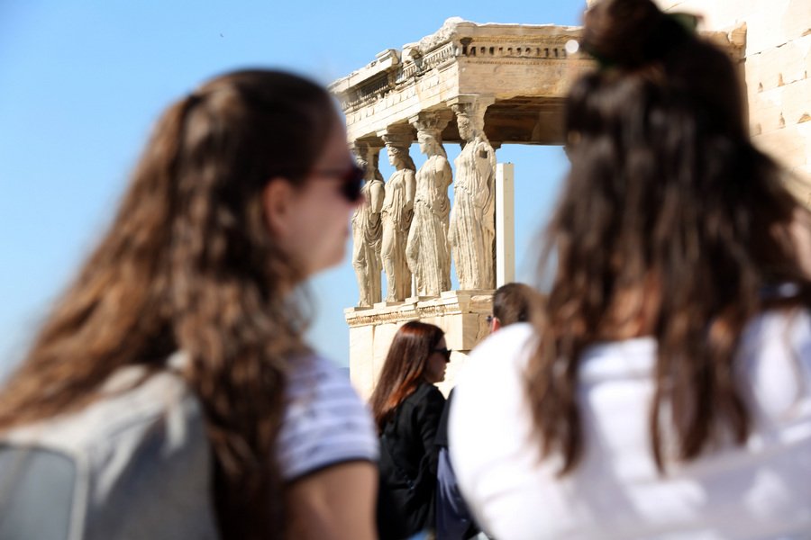 ΤτΕ: Περισσότεροι από 32 εκατ. τουρίστες επισκέφθηκαν τη χώρα το 2023