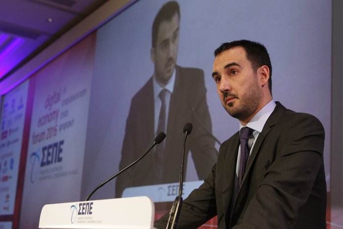 Χαρίτσης : Η εκκρεμότητα της δεύτερης αξιολόγησης θα κλείσει γρήγορα