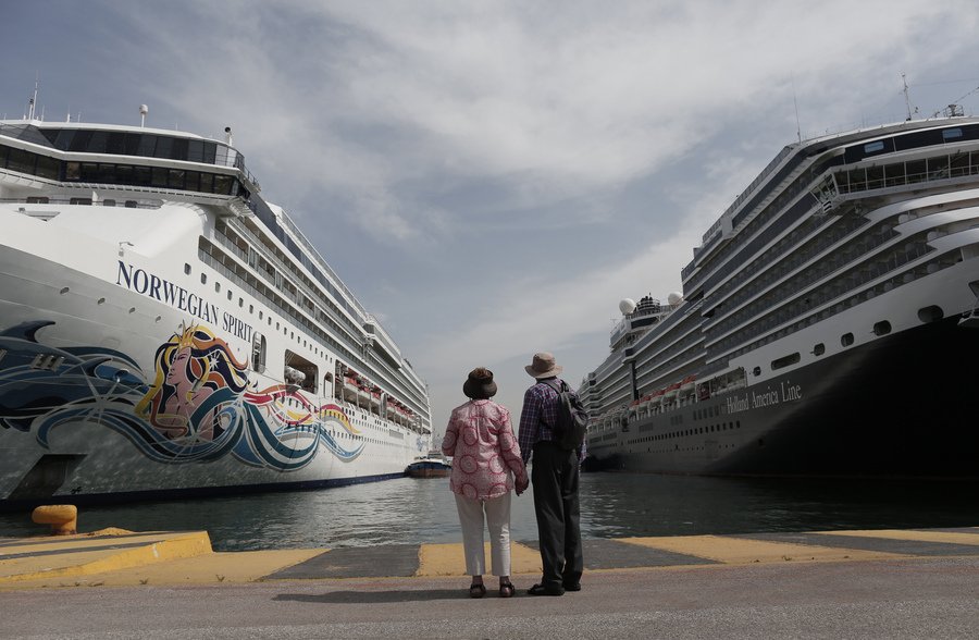 Το λιμάνι του Πειραιά υποδέχτηκε το πρώτο κρουαζιερόπλοιο της σεζόν