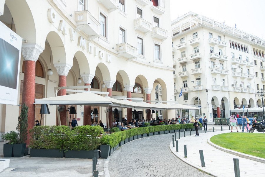 ΕΣΘ: Από αρχές Απριλίου σε ισχύ το πασχαλινό ωράριο στα εμπορικά καταστήματα