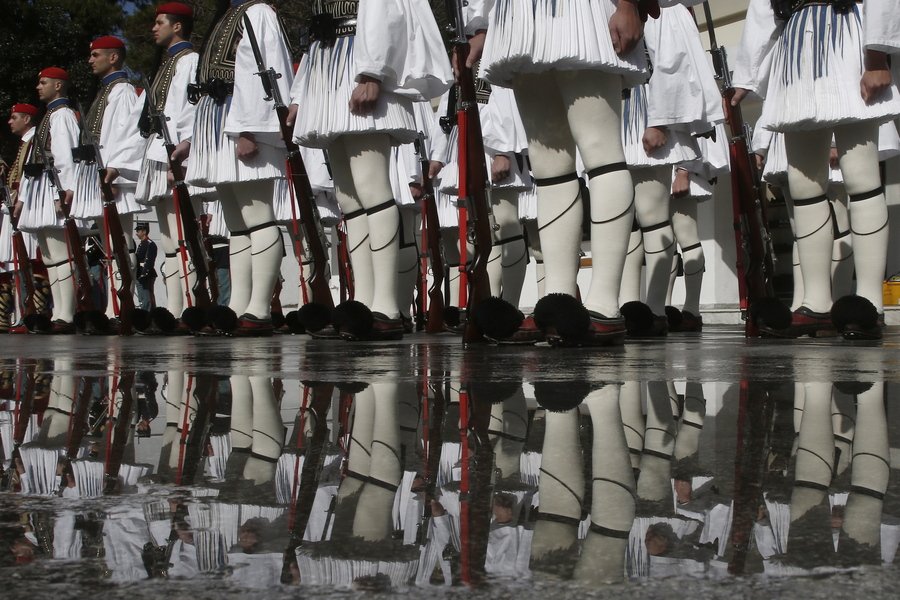 ΓΣΕΕ: Ενημέρωση των μισθωτών του ιδιωτικού τομέα για τον τρόπο αμοιβής της 28ης Οκτωβρίου