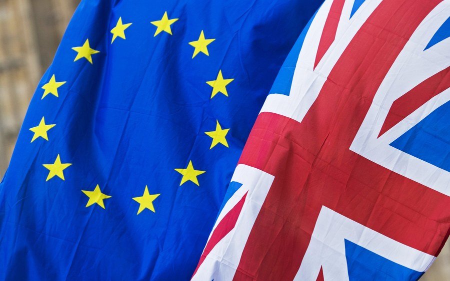 Brexit: Η ΕΕ επιμένει σε ανοικτές συνομιλίες για το εμπόριο στη Βόρεια Ιρλανδία