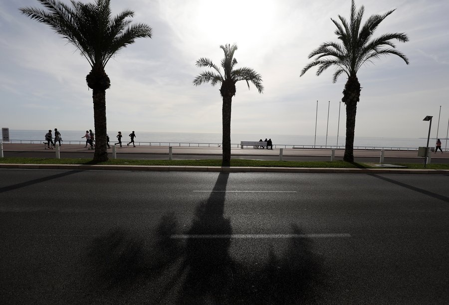 Γαλλία: Η πόλη της Νίκαιας θέλει να περιορίσει την εισροή τουριστών για να ανακόψει την αύξηση των κρουσμάτων