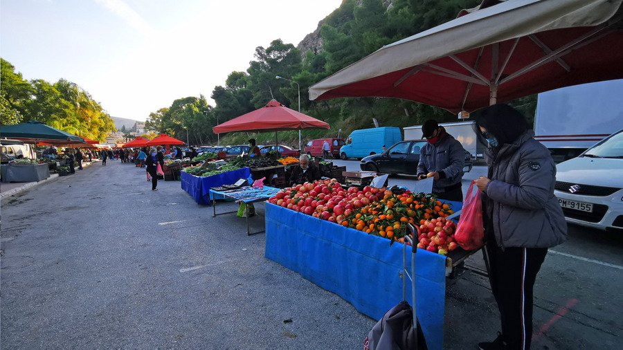 Π.Ο.Σ.Π.Λ.Α.: Περισσότερους από 5 τόνους τροφίμων προσέφεραν τα Σωματεία Β’ Γ’ και Ε’ Λαϊκών Αγορών της Ομοσπονδίας στο κοινωνικό παντοπωλείο του δήμου Ιλίου