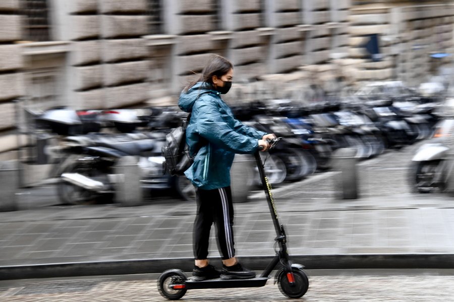 Δ1α/Γ.Π.οικ. 746/2022: Αντικατάσταση της υπό στοιχεία Δ1α/ΓΠ.οικ.81558/29.12.2021 κοινής υπουργικής απόφασης «Έκτακτα μέτρα προστασίας της δημόσιας υγείας από τον κίνδυνο περαιτέρω διασποράς του κορωνοϊού COVID-19 στο σύνολο της Επικράτειας, για το διάστημα από την Πέμπτη, 30 Δεκεμβρίου 2021 και ώρα 6:00 έως και τη Δευτέρα, 17 Ιανουαρίου 2022 και ώρα 6:00» (Β’6290)